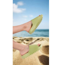 Шльопанці жіночі оливкові