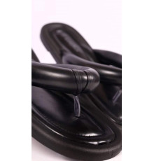 Шльопанці жіночі з екошкіри чорні