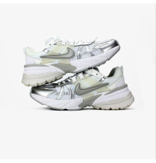 Демісезонні кросівки Nike колір срібний/металік