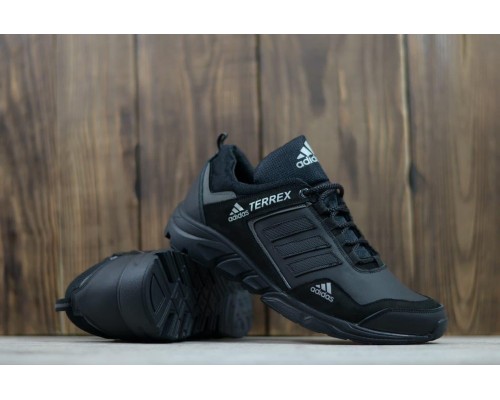 Кожаные кроссовки Adidas цвет черный