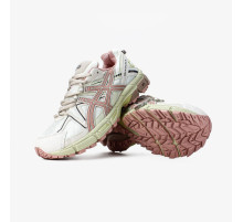 Демисезонные кроссовки Asics цвет бежевый/розовый