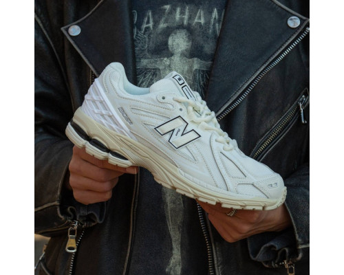 Демисезонные кроссовки New Balance цвет белый