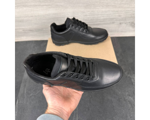 Кроссовки демисезонные из натуральной кожи цвет черный