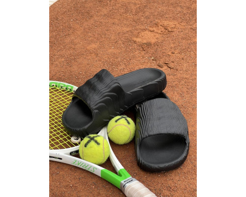 Шлепанцы ребристые черные