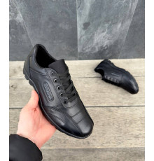 Демісезонні шкіряні кросівки чорні