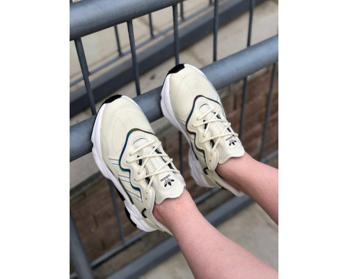 Женские кроссовки Adidas Ozweego Milk White