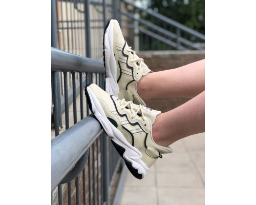 Женские кроссовки Adidas Ozweego Milk White