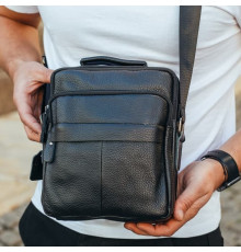 Сумка через плече з натуральної шкіри 22х24х6 / месенджер для активного чоловіка, чорний