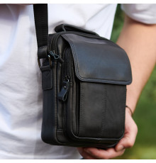 Сумка-барсетка чоловіча через плече 22х18х8, месенджер шкіряний гладкий Tiding Bag TD-55467 чорний колір