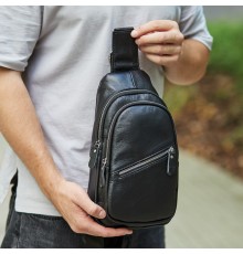 Чоловіча нагрудна сумка рюкзак 31х17х9, бананка зі шкіри на плечі Tiding Bag 79906 чорна