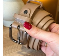 Шкіряний жіночий ремінь в бежевому кольорі 3588